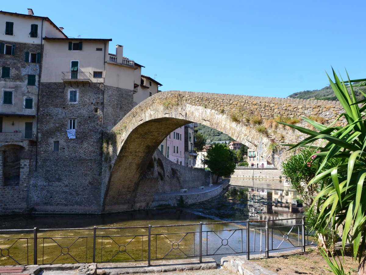 Les villages de Dolceaqua et&nbsp;Isalabona
