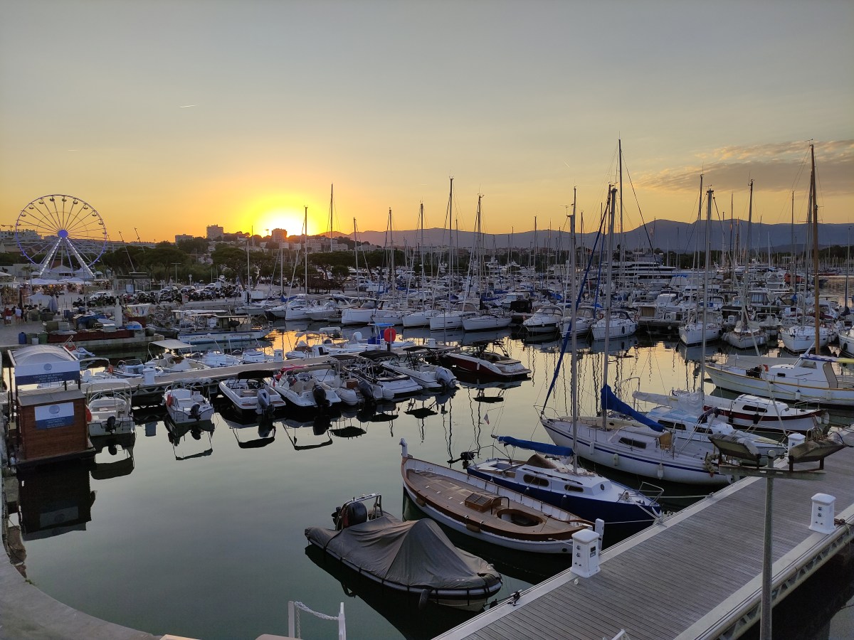 Sur les crêtes de Villeneuve-Loubet et sur les côtes de Théoule sur&nbsp;mer